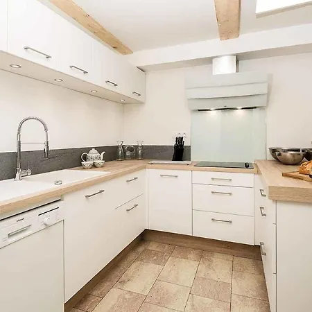 Pele - Alpes Travel - - Sleeps 11