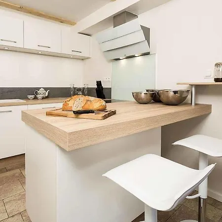 Pele - Alpes Travel - - Sleeps 11 木屋